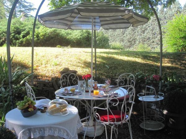 Le Moulin De Sonnailles Panzió Cabriès Kültér fotó
